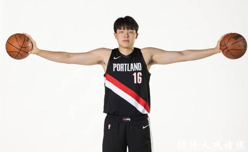 开拓者5分客胜马刺 杨瀚森防守积极