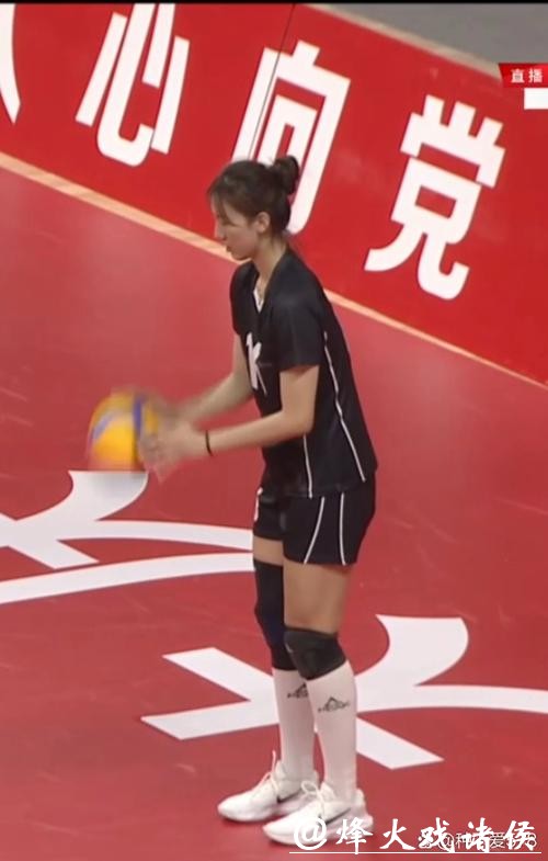 女排超级联赛：北京女排3:2险胜辽宁女排